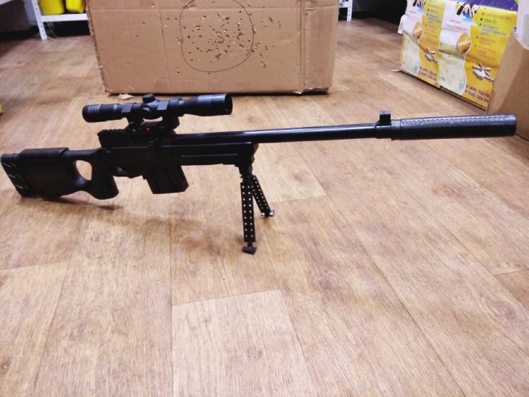 Снайперская пневматическая винтовка с лазерным прицелом и глушителем М03С